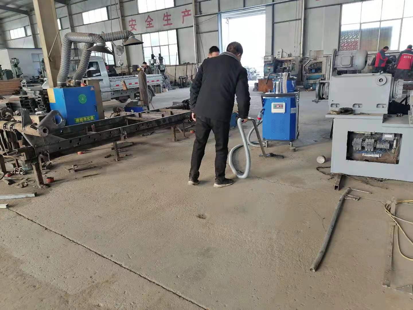 機械加工環(huán)境日常清理現(xiàn)場
